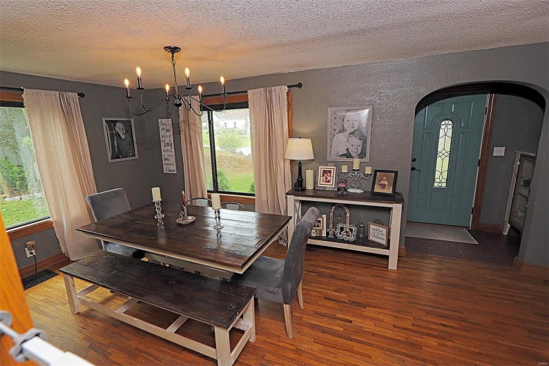 2754 Adeline Avenue, Cape Girardeau, Missouri 63701, 4 Bedrooms Bedrooms, 9 Rooms Rooms,2 BathroomsBathrooms,Residential,For Sale,Adeline,MAR25029314