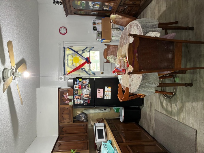 1002 Tremont Street, Poplar Bluff, Missouri 63901, 2 Bedrooms Bedrooms, 5 Rooms Rooms,1 BathroomBathrooms,Residential,For Sale,Tremont,MAR25029417