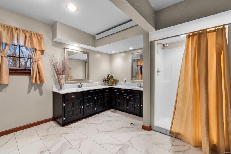 2160 County Road 603, Jackson, Missouri 63755, 6 Bedrooms Bedrooms, 21 Rooms Rooms,5 BathroomsBathrooms,Residential,For Sale,County Road 603,MAR25028898