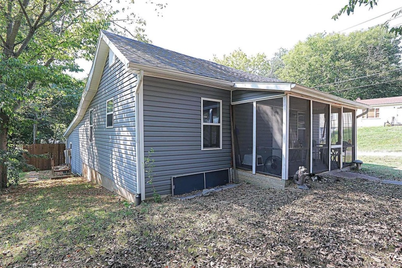 1439 Spanish Street, Cape Girardeau, Missouri 63701, 2 Bedrooms Bedrooms, 5 Rooms Rooms,1 BathroomBathrooms,Residential,For Sale,Spanish,MAR24055126