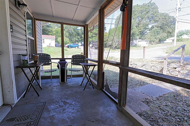 Screened-In Porch