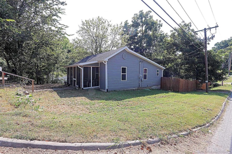 1439 Spanish Street, Cape Girardeau, Missouri 63701, 2 Bedrooms Bedrooms, 5 Rooms Rooms,1 BathroomBathrooms,Residential,For Sale,Spanish,MAR24055126