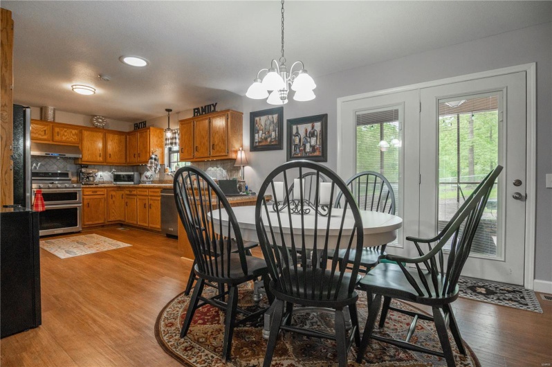 2612 Fox Drive, Poplar Bluff, Missouri 63901, 3 Bedrooms Bedrooms, 7 Rooms Rooms,2 BathroomsBathrooms,Residential,For Sale,Fox,MAR25029919