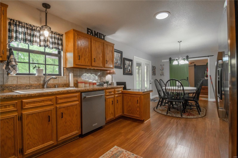 2612 Fox Drive, Poplar Bluff, Missouri 63901, 3 Bedrooms Bedrooms, 7 Rooms Rooms,2 BathroomsBathrooms,Residential,For Sale,Fox,MAR25029919