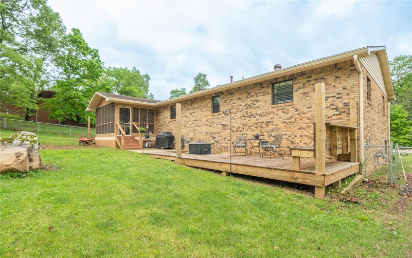 2612 Fox Drive, Poplar Bluff, Missouri 63901, 3 Bedrooms Bedrooms, 7 Rooms Rooms,2 BathroomsBathrooms,Residential,For Sale,Fox,MAR25029919