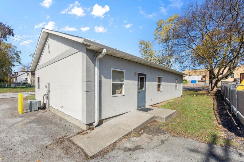 720 Forest Avenue, Cape Girardeau, Missouri 63701, ,Commercial Lease,For Sale,Forest,MAR25029694