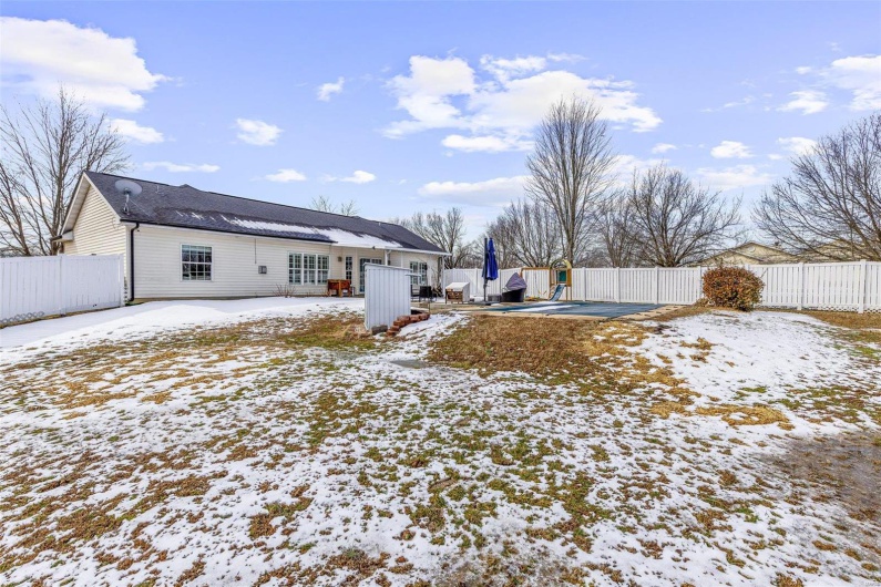 25 Elk Drive, Farmington, Missouri 63640, 3 Bedrooms Bedrooms, 8 Rooms Rooms,2 BathroomsBathrooms,Residential,For Sale,Elk,MAR25005371