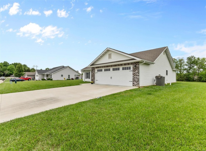 710 Skye View Court, Farmington, Missouri 63640, 3 Bedrooms Bedrooms, 6 Rooms Rooms,2 BathroomsBathrooms,Residential,For Sale,Skye View,MAR25030002
