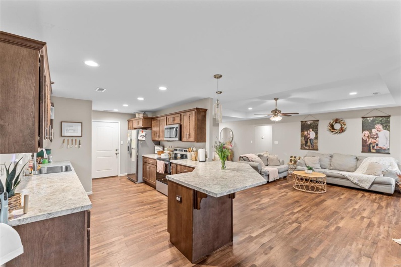 710 Skye View Court, Farmington, Missouri 63640, 3 Bedrooms Bedrooms, 6 Rooms Rooms,2 BathroomsBathrooms,Residential,For Sale,Skye View,MAR25030002