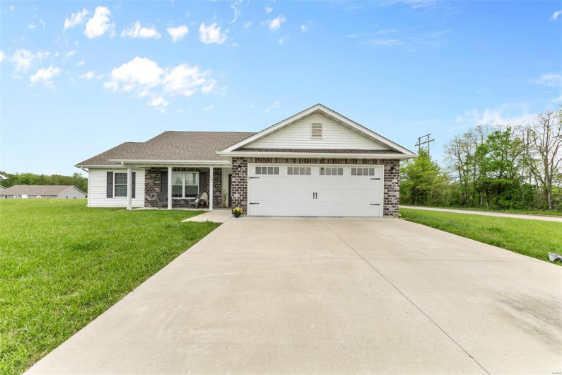 710 Skye View Court, Farmington, Missouri 63640, 3 Bedrooms Bedrooms, 6 Rooms Rooms,2 BathroomsBathrooms,Residential,For Sale,Skye View,MAR25030002