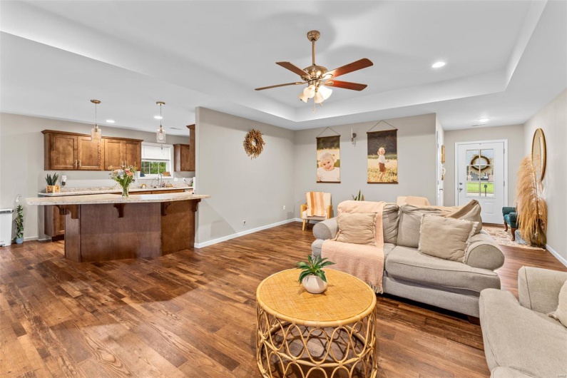 710 Skye View Court, Farmington, Missouri 63640, 3 Bedrooms Bedrooms, 6 Rooms Rooms,2 BathroomsBathrooms,Residential,For Sale,Skye View,MAR25030002