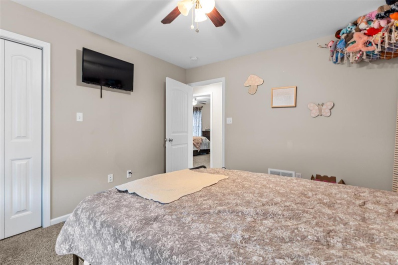 710 Skye View Court, Farmington, Missouri 63640, 3 Bedrooms Bedrooms, 6 Rooms Rooms,2 BathroomsBathrooms,Residential,For Sale,Skye View,MAR25030002