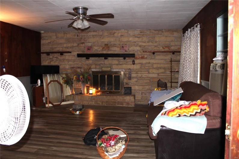1908 Luther Street, Kennett, Missouri 63857, 2 Bedrooms Bedrooms, 9 Rooms Rooms,1 BathroomBathrooms,Residential,For Sale,Luther,MAR25030047