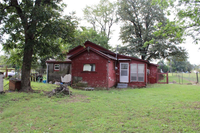 1908 Luther Street, Kennett, Missouri 63857, 2 Bedrooms Bedrooms, 9 Rooms Rooms,1 BathroomBathrooms,Residential,For Sale,Luther,MAR25030047