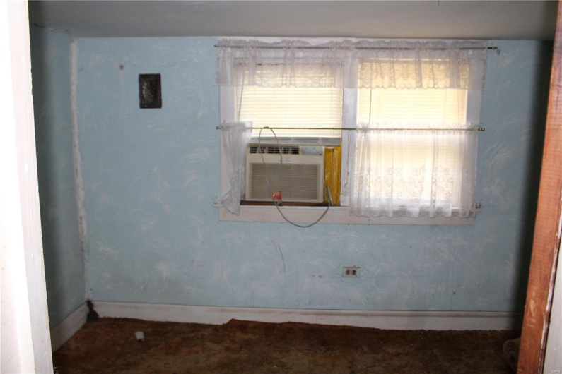 1908 Luther Street, Kennett, Missouri 63857, 2 Bedrooms Bedrooms, 9 Rooms Rooms,1 BathroomBathrooms,Residential,For Sale,Luther,MAR25030047