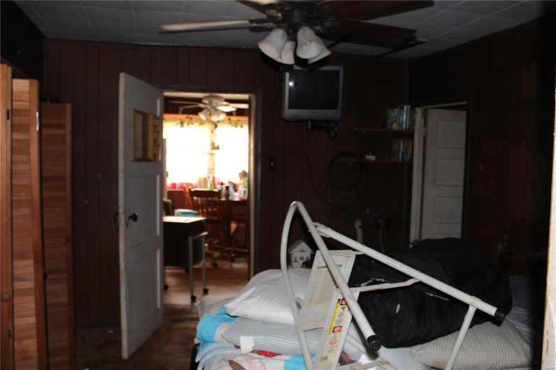 1908 Luther Street, Kennett, Missouri 63857, 2 Bedrooms Bedrooms, 9 Rooms Rooms,1 BathroomBathrooms,Residential,For Sale,Luther,MAR25030047