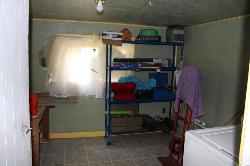 1908 Luther Street, Kennett, Missouri 63857, 2 Bedrooms Bedrooms, 9 Rooms Rooms,1 BathroomBathrooms,Residential,For Sale,Luther,MAR25030047