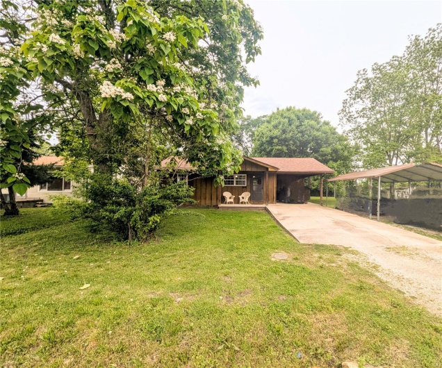 631 Victor Street, Poplar Bluff, Missouri 63901, 2 Bedrooms Bedrooms, 6 Rooms Rooms,1 BathroomBathrooms,Residential,For Sale,Victor,MAR25030046