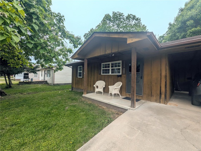 631 Victor Street, Poplar Bluff, Missouri 63901, 2 Bedrooms Bedrooms, 6 Rooms Rooms,1 BathroomBathrooms,Residential,For Sale,Victor,MAR25030046