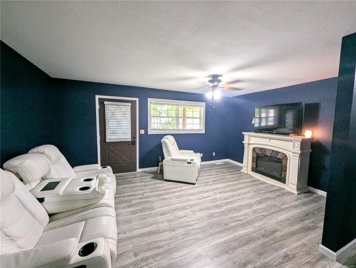 631 Victor Street, Poplar Bluff, Missouri 63901, 2 Bedrooms Bedrooms, 6 Rooms Rooms,1 BathroomBathrooms,Residential,For Sale,Victor,MAR25030046