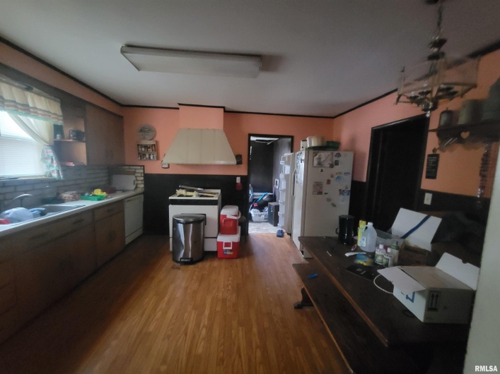 905 MONROE Street, Herrin, Illinois 62948, 3 Bedrooms Bedrooms, 0 ,1 BathroomBathrooms,Residential,For Sale,MONROE,0,RMAEB456993