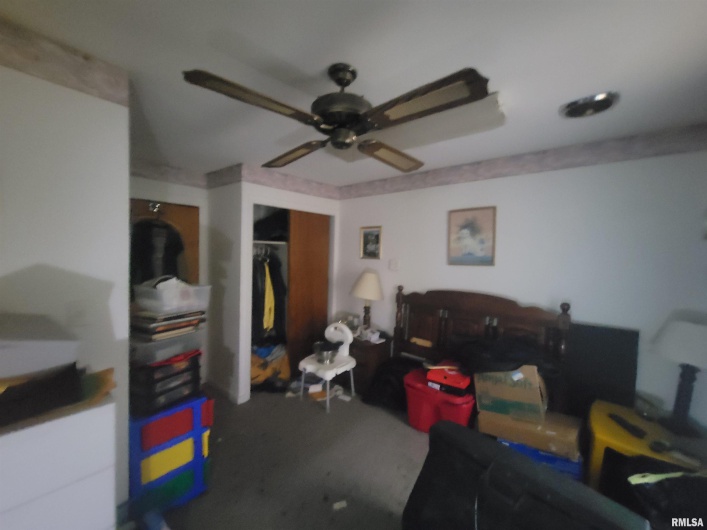 905 MONROE Street, Herrin, Illinois 62948, 3 Bedrooms Bedrooms, 0 ,1 BathroomBathrooms,Residential,For Sale,MONROE,0,RMAEB456993