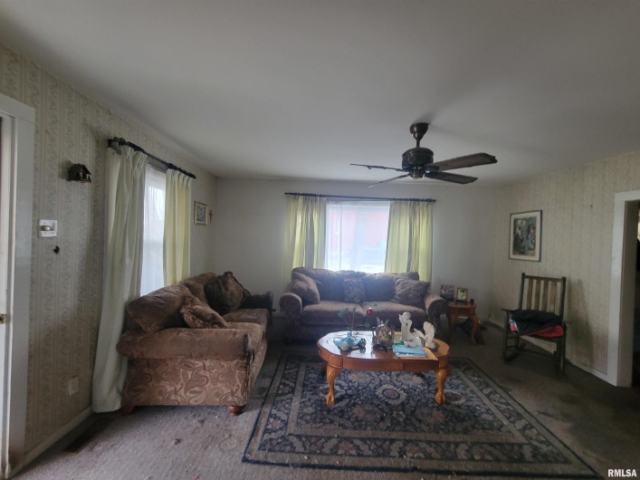 905 MONROE Street, Herrin, Illinois 62948, 3 Bedrooms Bedrooms, 0 ,1 BathroomBathrooms,Residential,For Sale,MONROE,0,RMAEB456993