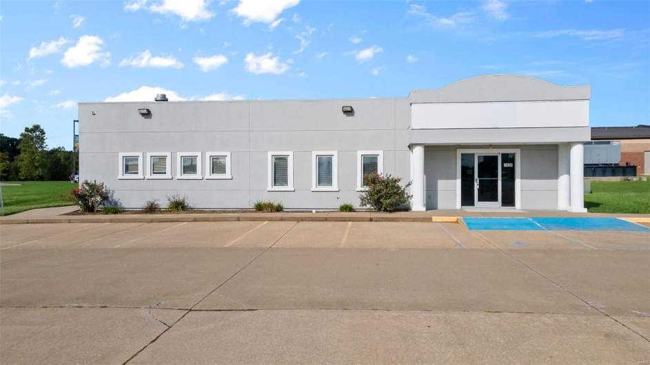 2439 Bloomfield Road, Cape Girardeau, Missouri 63703, ,Commercial Sale,For Sale,Bloomfield,MAR25030108