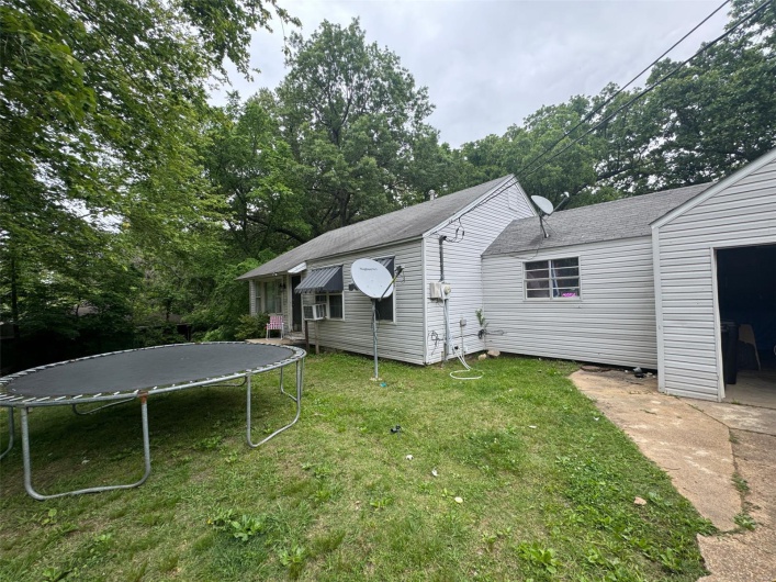 1112 Cole Avenue, Poplar Bluff, Missouri 63901, 2 Bedrooms Bedrooms, 6 Rooms Rooms,1 BathroomBathrooms,Residential,For Sale,Cole,MAR25030045
