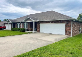 529 Broadridge Drive, Jackson, Missouri 63755, ,Residential Income,For Sale,Broadridge,MAR25030220