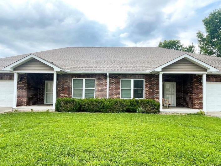 529 Broadridge Drive, Jackson, Missouri 63755, ,Residential Income,For Sale,Broadridge,MAR25030220
