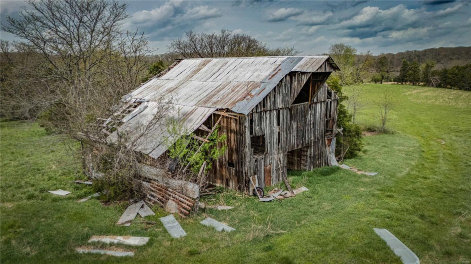 8619 Highway E, Bonne Terre, Missouri 63628, 3 Bedrooms Bedrooms, 8 Rooms Rooms,2 BathroomsBathrooms,Farm,For Sale,Highway E,MAR25029041