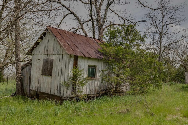 8619 Highway E, Bonne Terre, Missouri 63628, 3 Bedrooms Bedrooms, 8 Rooms Rooms,2 BathroomsBathrooms,Farm,For Sale,Highway E,MAR25029041