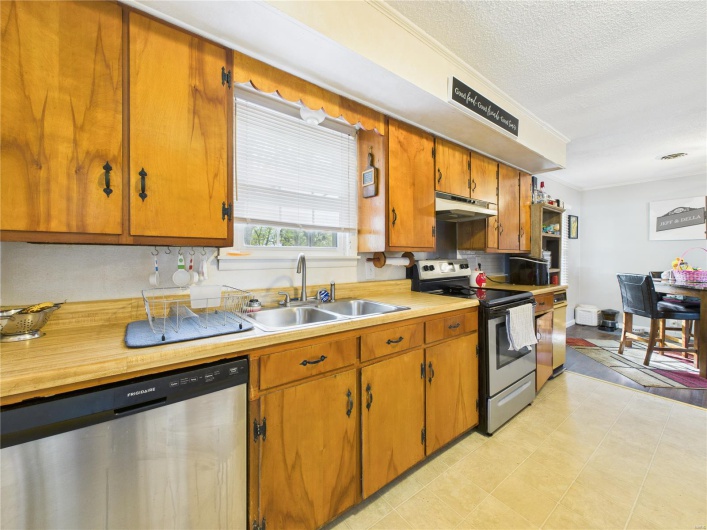 402 Lewis Street, Marston, Missouri 63866, 2 Bedrooms Bedrooms, 6 Rooms Rooms,1 BathroomBathrooms,Residential,For Sale,Lewis,MAR25025447