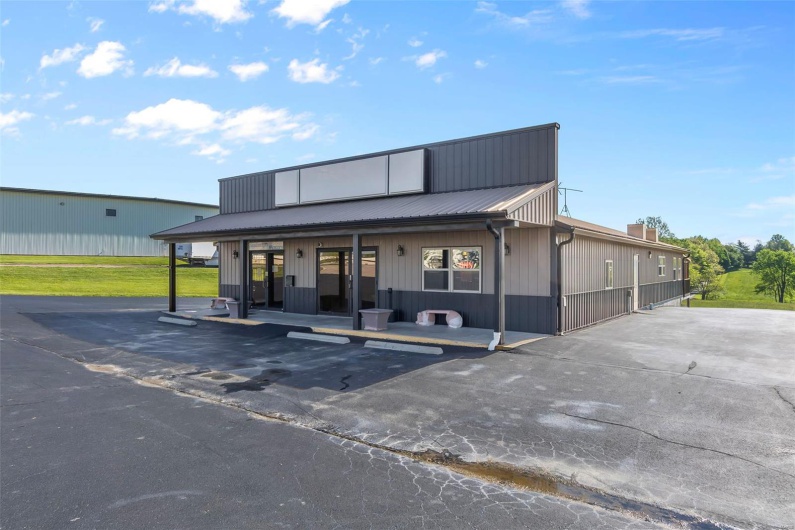 5598 Us Highway 61 North, Jackson, Missouri 63755, ,Commercial Sale,For Sale,Us Highway 61 North,MAR25030267