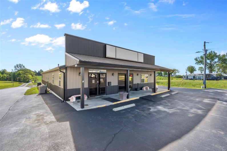 5598 Us Highway 61 North, Jackson, Missouri 63755, ,Commercial Sale,For Sale,Us Highway 61 North,MAR25030267