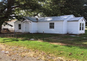 1411 Pine St, Dexter, Missouri 63841, 2 Bedrooms Bedrooms, 6 Rooms Rooms,1 BathroomBathrooms,Residential,For Sale,Pine St,MAR24045500