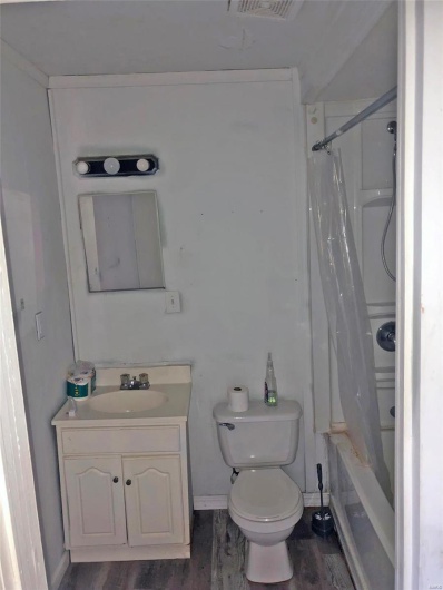 1411 Pine St, Dexter, Missouri 63841, 2 Bedrooms Bedrooms, 6 Rooms Rooms,1 BathroomBathrooms,Residential,For Sale,Pine St,MAR24045500