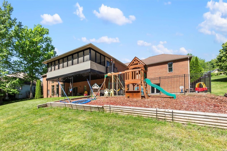 467 Windwood Lake Drive, Cape Girardeau, Missouri 63701, 7 Bedrooms Bedrooms, 11 Rooms Rooms,4 BathroomsBathrooms,Residential,For Sale,Windwood Lake,MAR25020365