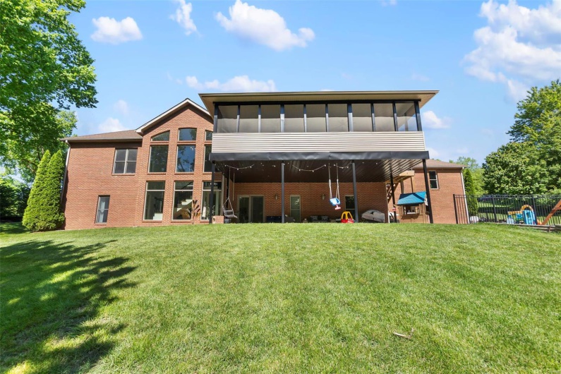 467 Windwood Lake Drive, Cape Girardeau, Missouri 63701, 7 Bedrooms Bedrooms, 11 Rooms Rooms,4 BathroomsBathrooms,Residential,For Sale,Windwood Lake,MAR25020365