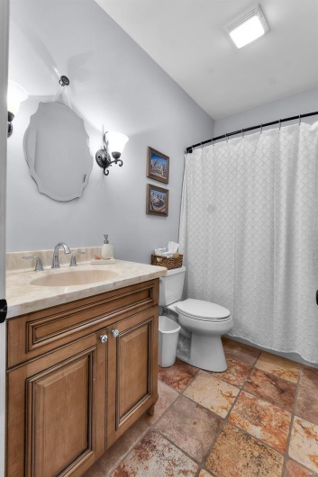 467 Windwood Lake Drive, Cape Girardeau, Missouri 63701, 7 Bedrooms Bedrooms, 11 Rooms Rooms,4 BathroomsBathrooms,Residential,For Sale,Windwood Lake,MAR25020365