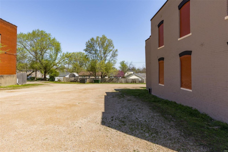 32 School Street, Bonne Terre, Missouri 63628, ,Commercial Sale,For Sale,School,MAR25021486