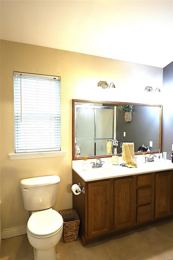 69 Swan Lane, Farmington, Missouri 63640, 4 Bedrooms Bedrooms, 8 Rooms Rooms,2 BathroomsBathrooms,Residential,For Sale,Swan,MAR25030293
