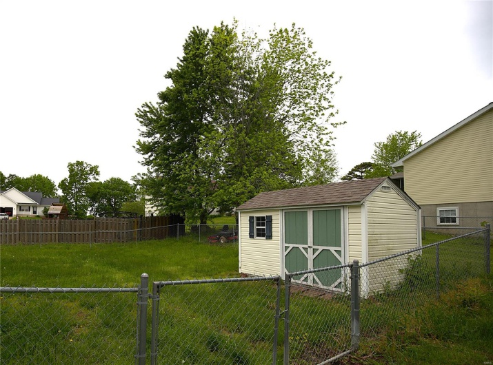 69 Swan Lane, Farmington, Missouri 63640, 4 Bedrooms Bedrooms, 8 Rooms Rooms,2 BathroomsBathrooms,Residential,For Sale,Swan,MAR25030293