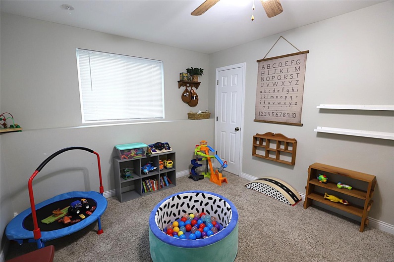 69 Swan Lane, Farmington, Missouri 63640, 4 Bedrooms Bedrooms, 8 Rooms Rooms,2 BathroomsBathrooms,Residential,For Sale,Swan,MAR25030293