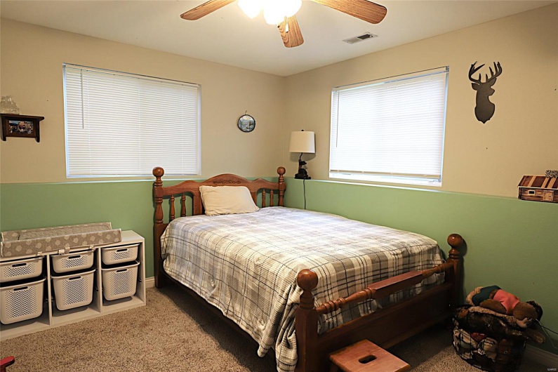 69 Swan Lane, Farmington, Missouri 63640, 4 Bedrooms Bedrooms, 8 Rooms Rooms,2 BathroomsBathrooms,Residential,For Sale,Swan,MAR25030293