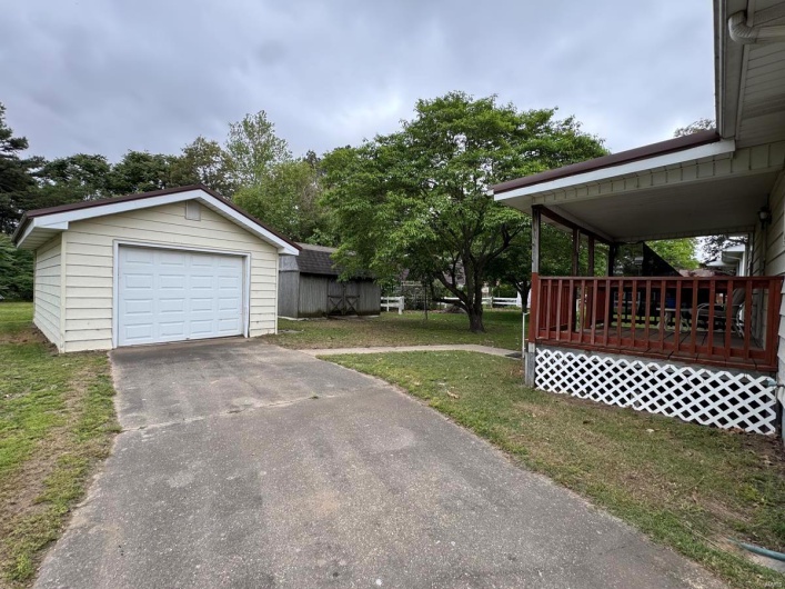 104 Day Avenue, Bernie, Missouri 63822, 2 Bedrooms Bedrooms, 5 Rooms Rooms,1 BathroomBathrooms,Residential,For Sale,Day,MAR25030304