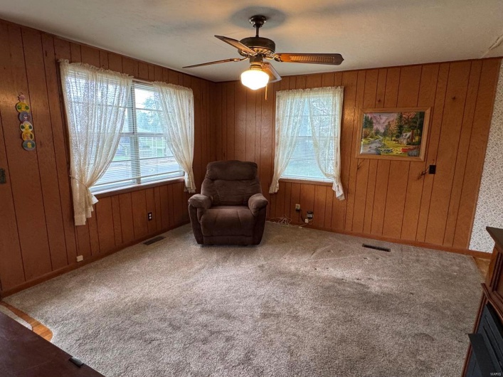 104 Day Avenue, Bernie, Missouri 63822, 2 Bedrooms Bedrooms, 5 Rooms Rooms,1 BathroomBathrooms,Residential,For Sale,Day,MAR25030304