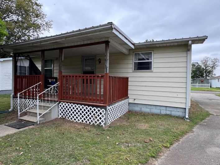 104 Day Avenue, Bernie, Missouri 63822, 2 Bedrooms Bedrooms, 5 Rooms Rooms,1 BathroomBathrooms,Residential,For Sale,Day,MAR25030304