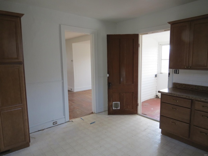 204 Wayne Street, Ironton, Missouri 63650, 4 Bedrooms Bedrooms, 6 Rooms Rooms,1 BathroomBathrooms,Residential,For Sale,Wayne,MAR24071523
